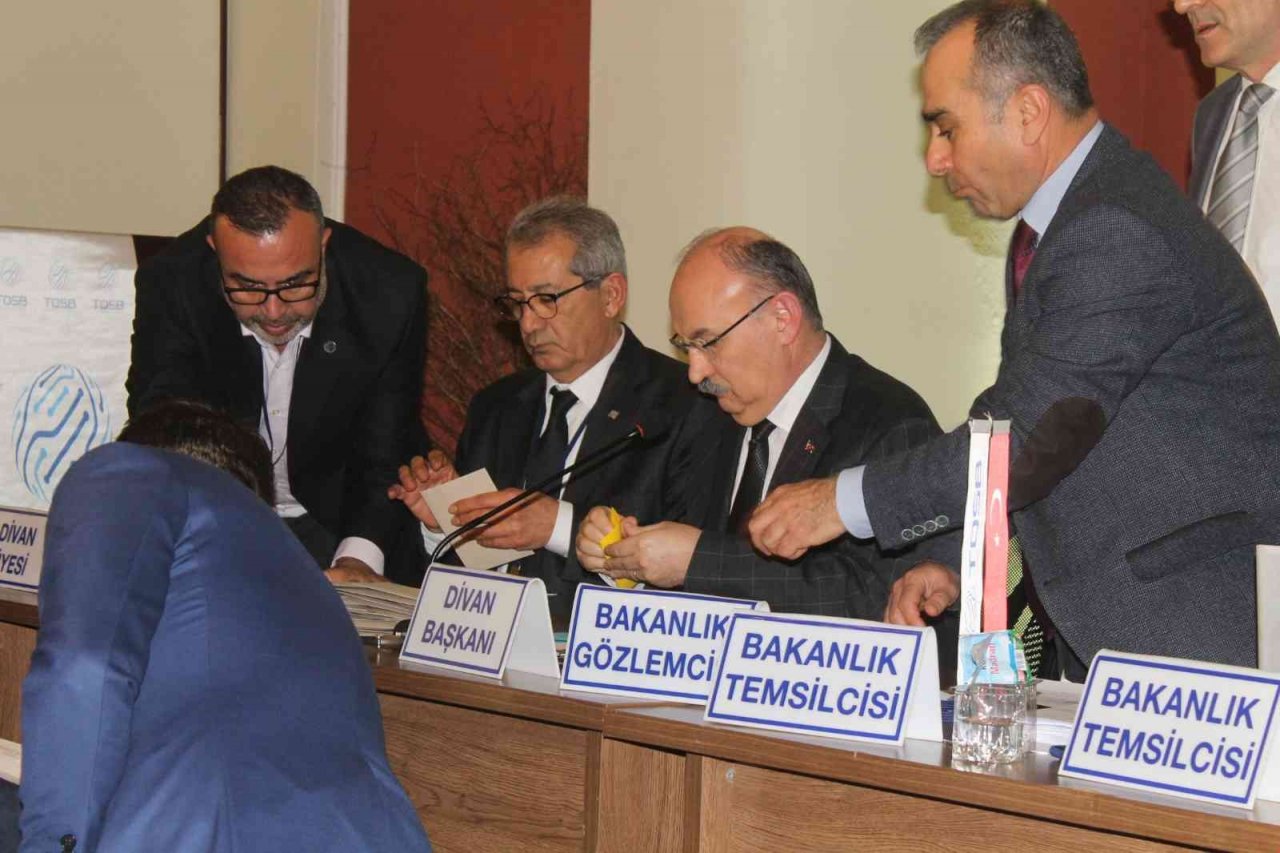 Turgutlu OSB’de mevcut yönetimle devam kararı