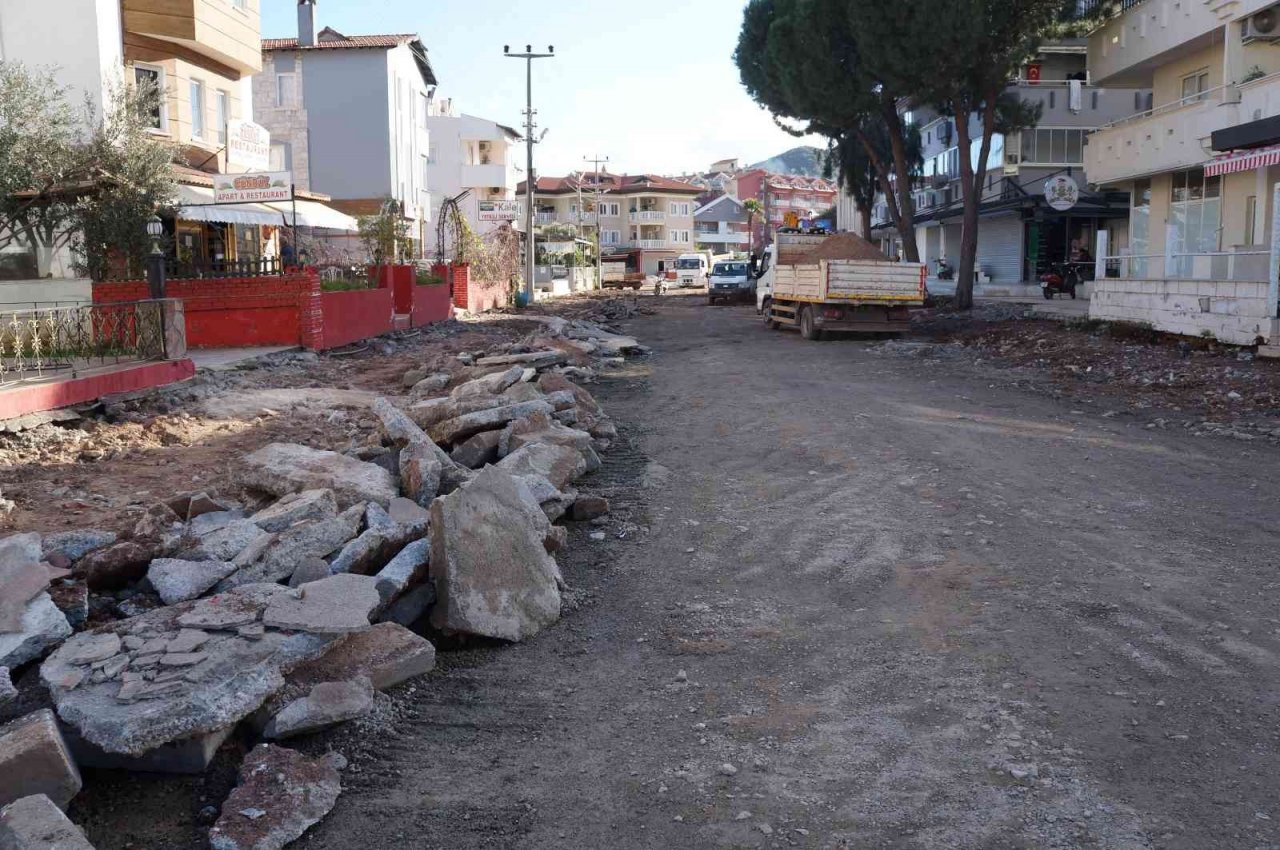 Mehmet Akif Ersoy Caddesi yenileniyor