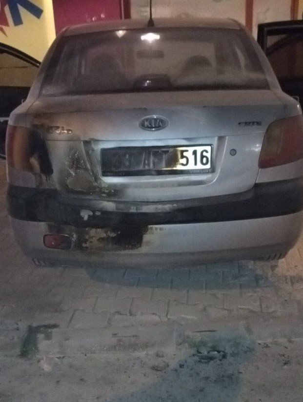 Motosiklet sokak ortasında alev alev yandı