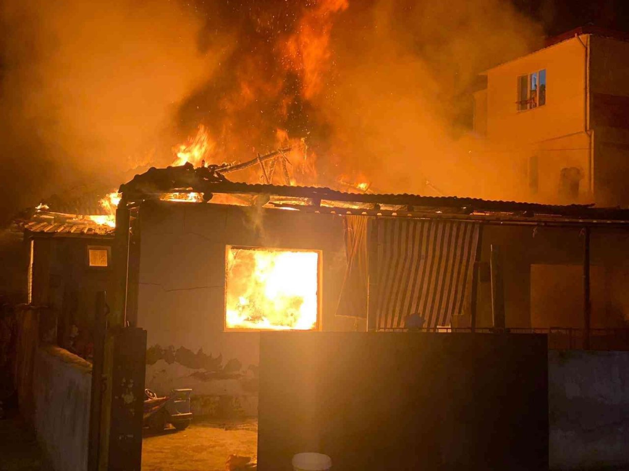 Yangının yaraları sarılacak