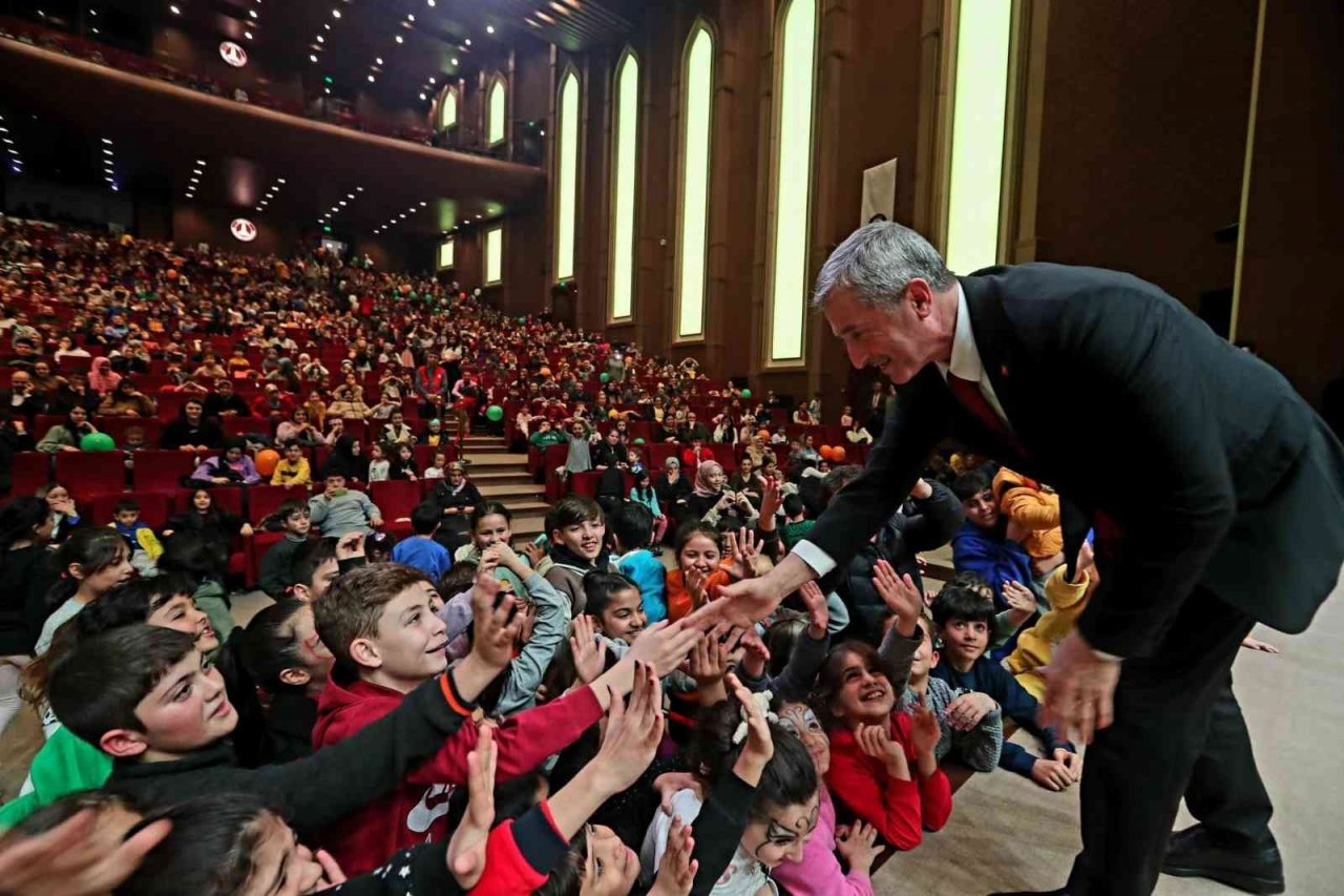 Şahinbey’de çocuk şenliğine yoğun ilgi