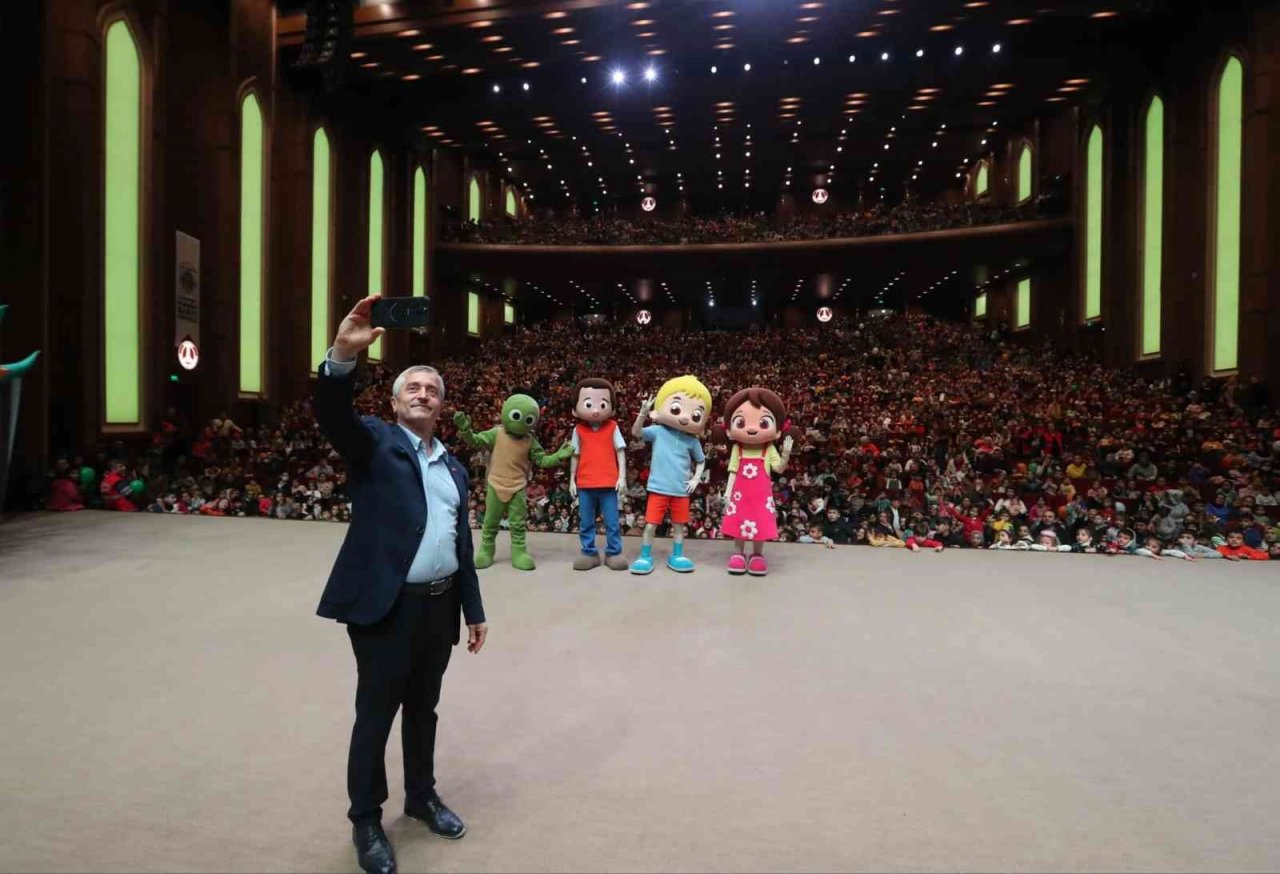 Şahinbey’de çocuk şenliğine yoğun ilgi