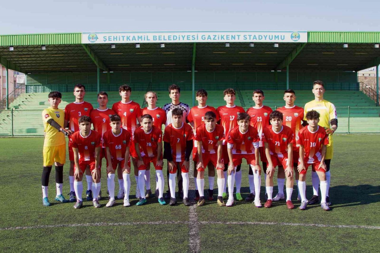 Şehitkamil Futbol Akademisi’nde yarıyıl mesaisi başladı