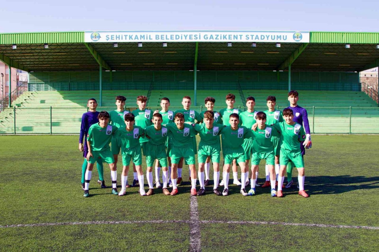 Şehitkamil Futbol Akademisi’nde yarıyıl mesaisi başladı