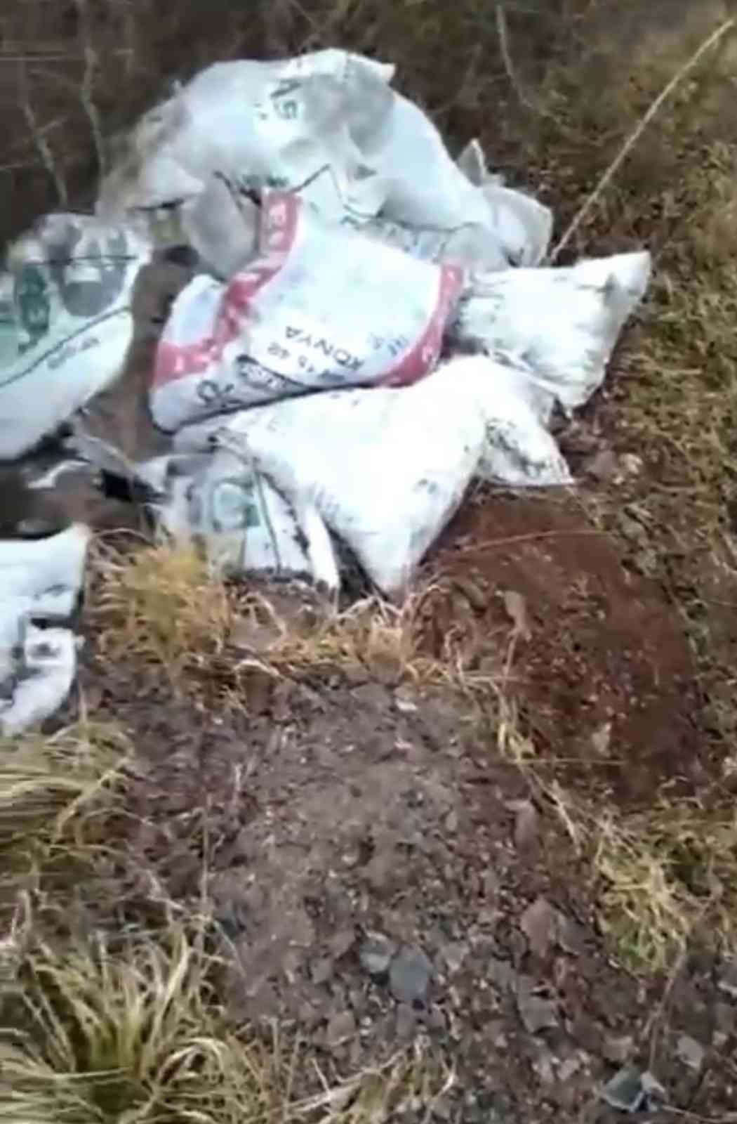 Doğaya moloz attılar, yakalanınca 30 çuvalı kendileri taşıdılar