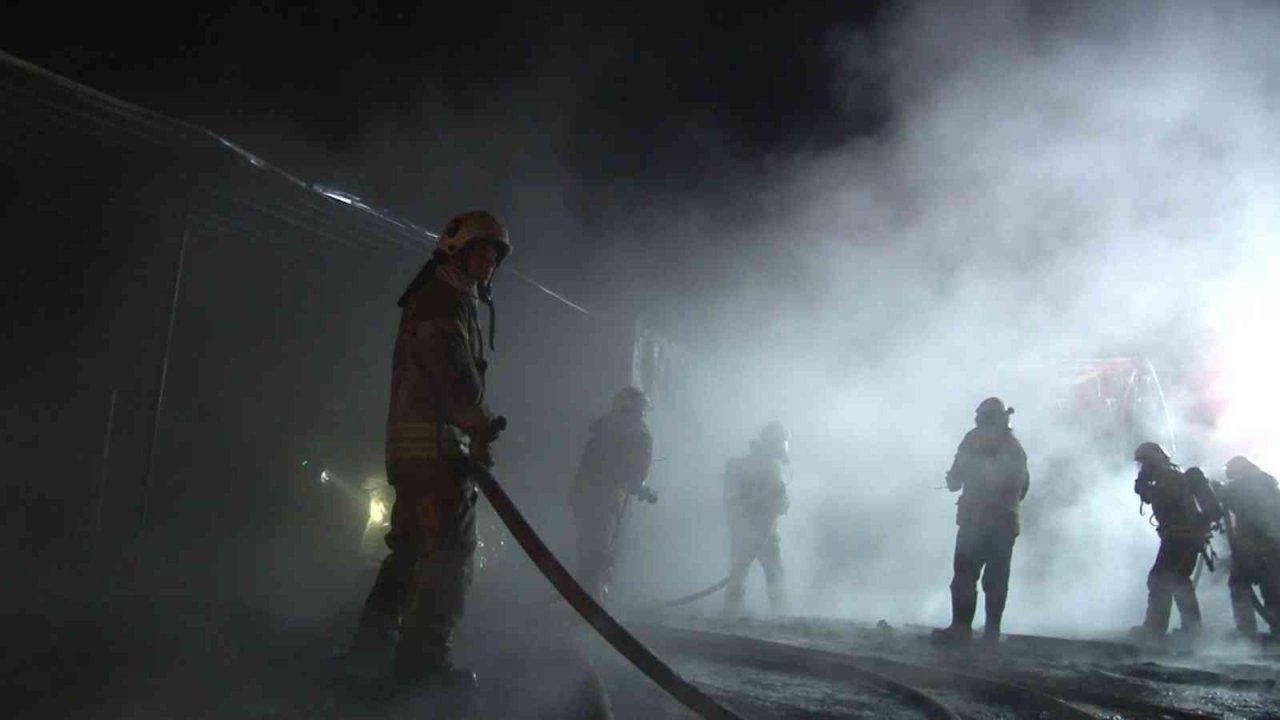 Tuzla’da konteynerde yangın paniği