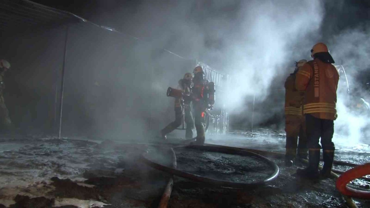 Tuzla’da konteynerde yangın paniği