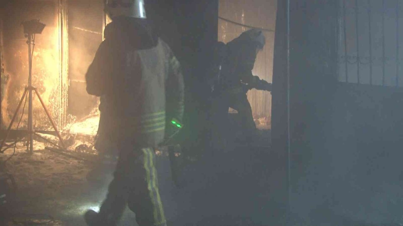 Tuzla’da konteynerde yangın paniği