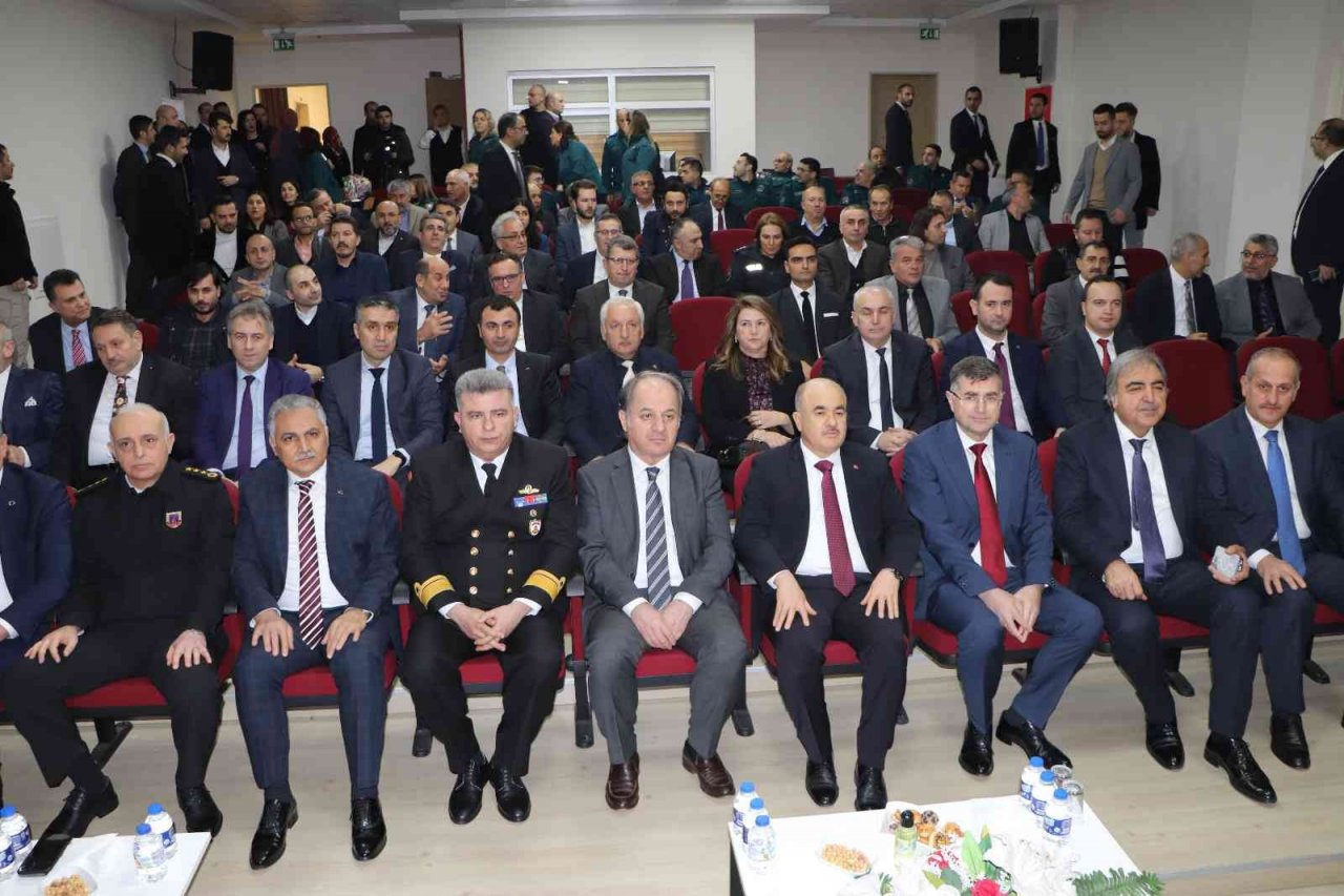 Vali Dağlı: "Tır trafiğine çözüm üretiyoruz"