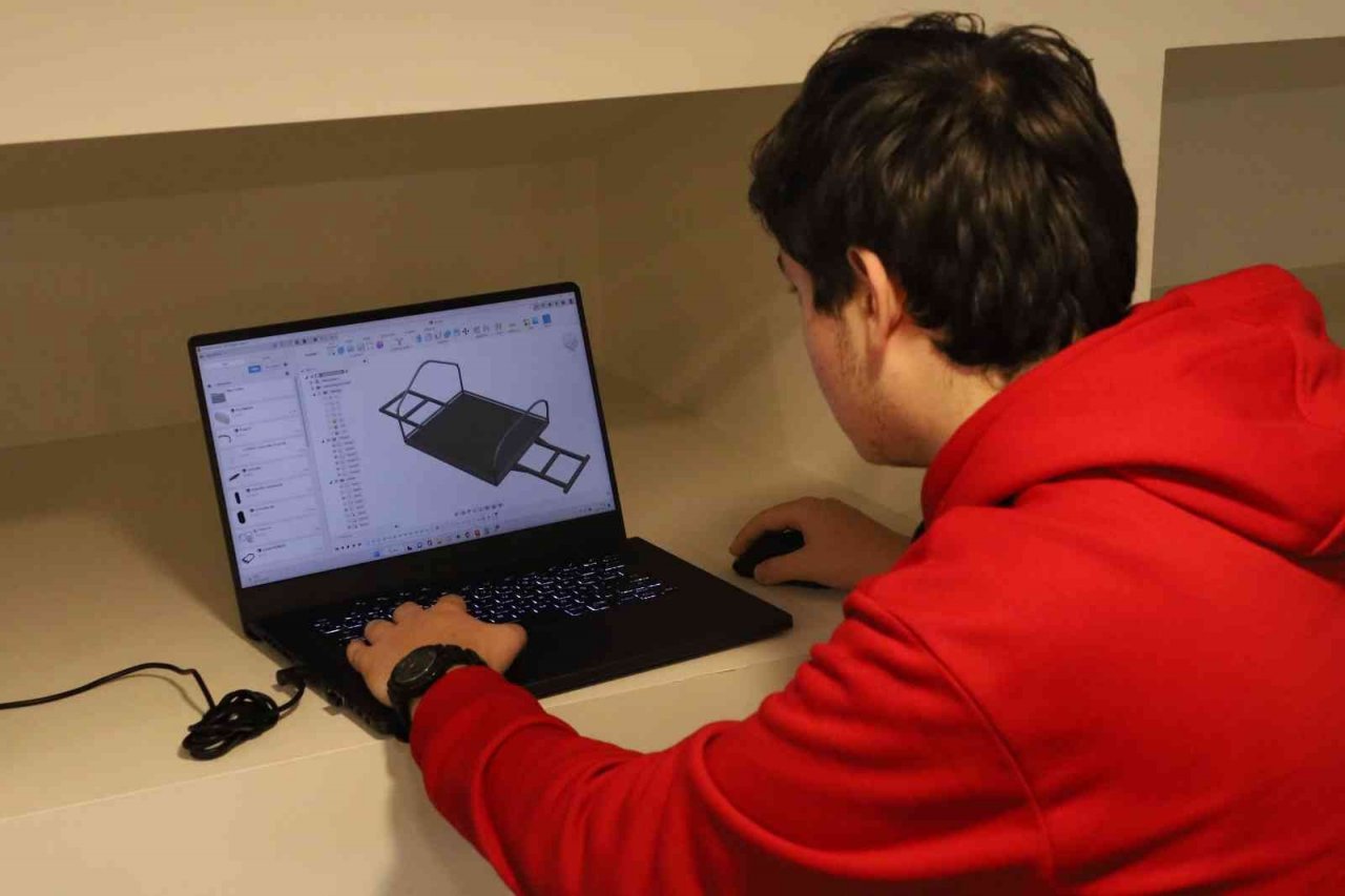 Elektrikli araba projeleriyle gençler TEKNOFEST’e hazırlanıyorlar