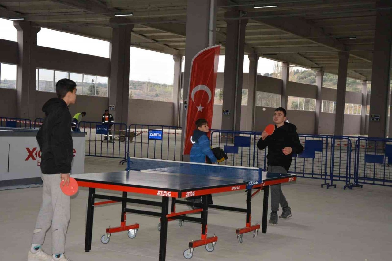 Lapseki Belediyesi’nin ’15 Tatil Eğlencesi’ etkinliğinde çocuklar doyasıya eğleniyor