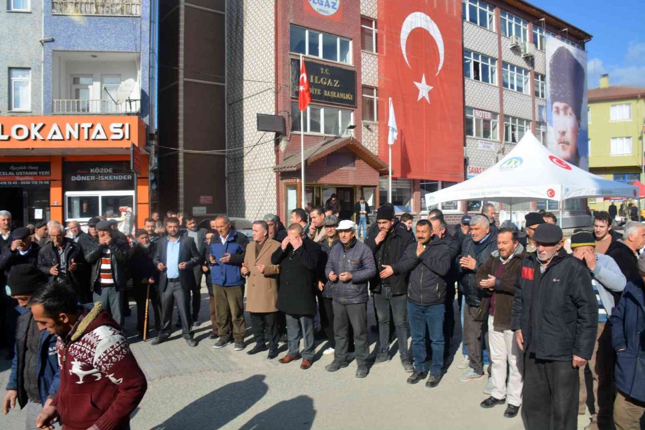 Kuraklığın vurduğu ilçede kış mevsiminde yağmur duası