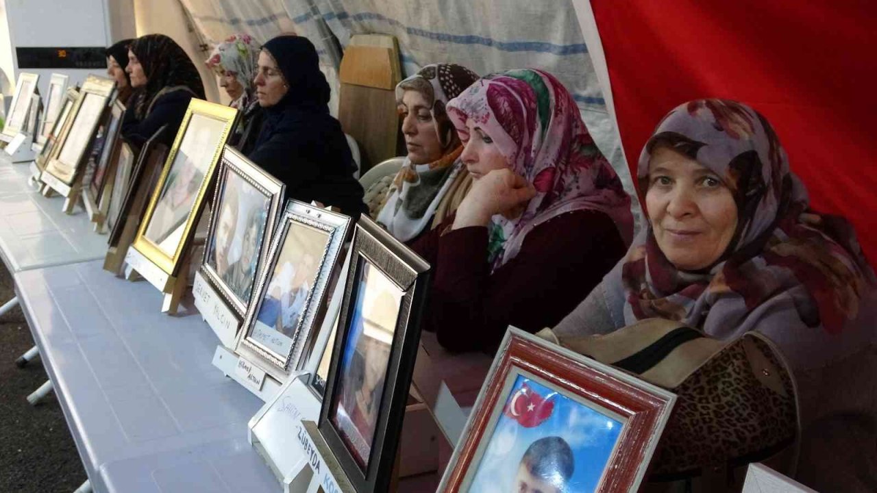 Terör mağduru anne 30 yıldır evladının peşinde