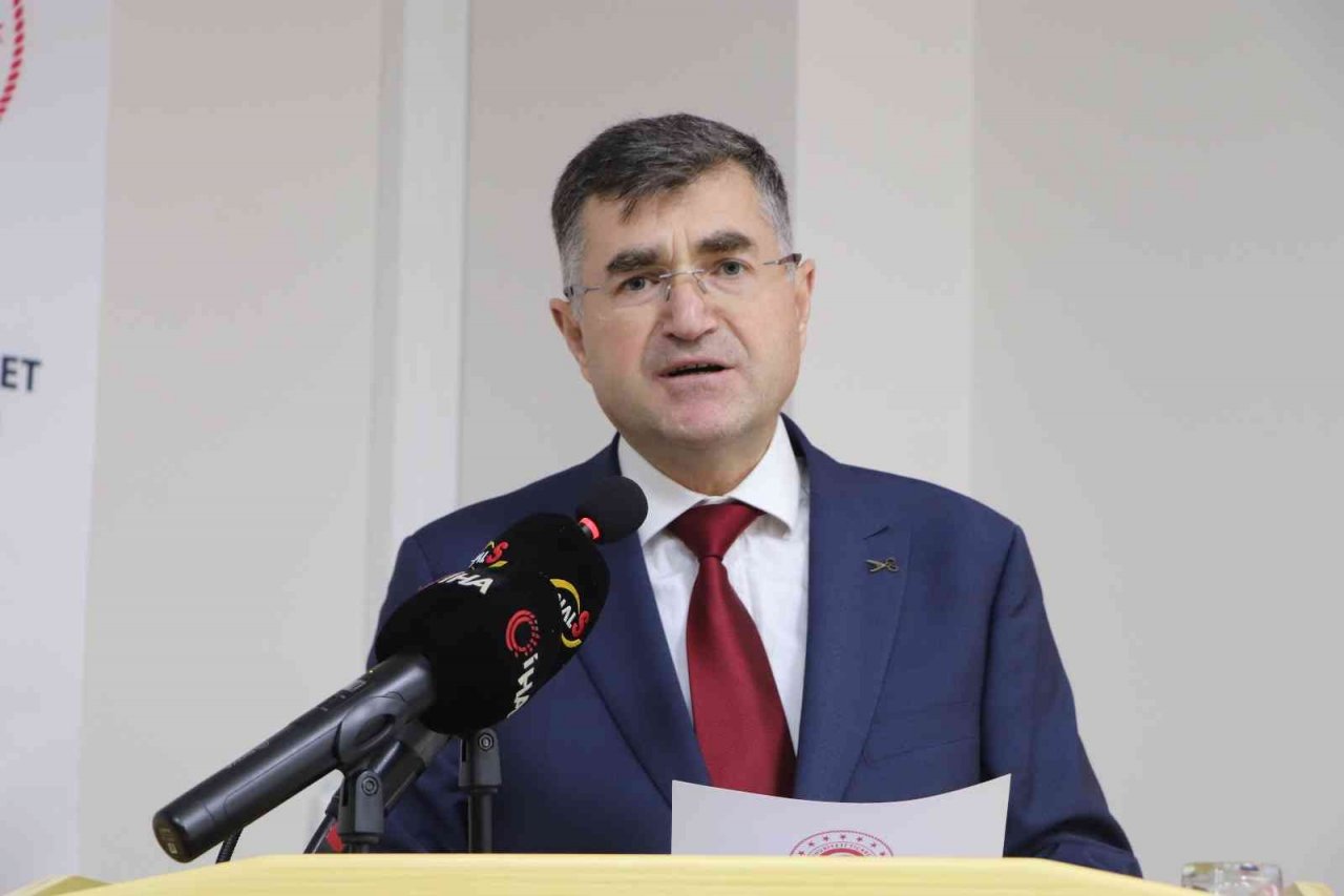 Vali Dağlı: "Tır trafiğine çözüm üretiyoruz"