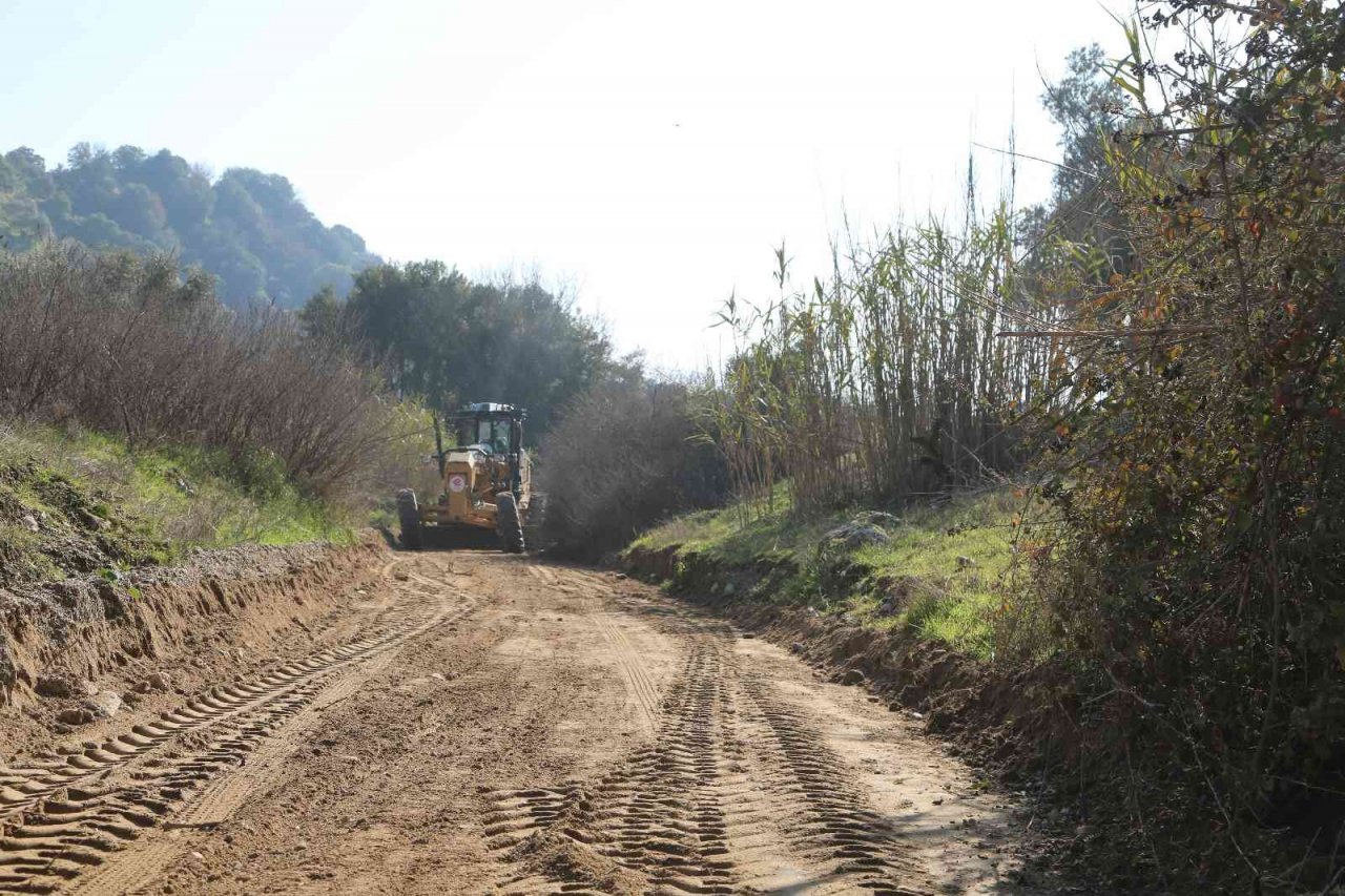 Başkan Atay’ın projeleri ile Efelerli çiftçilerin hayatı kolaylaşıyor