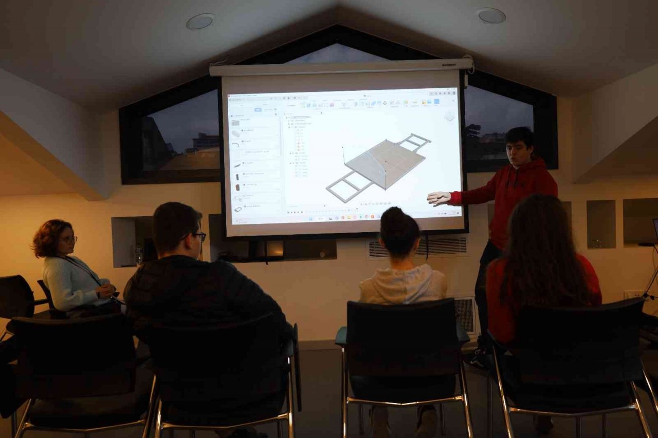 Elektrikli araba projeleriyle gençler TEKNOFEST’e hazırlanıyorlar