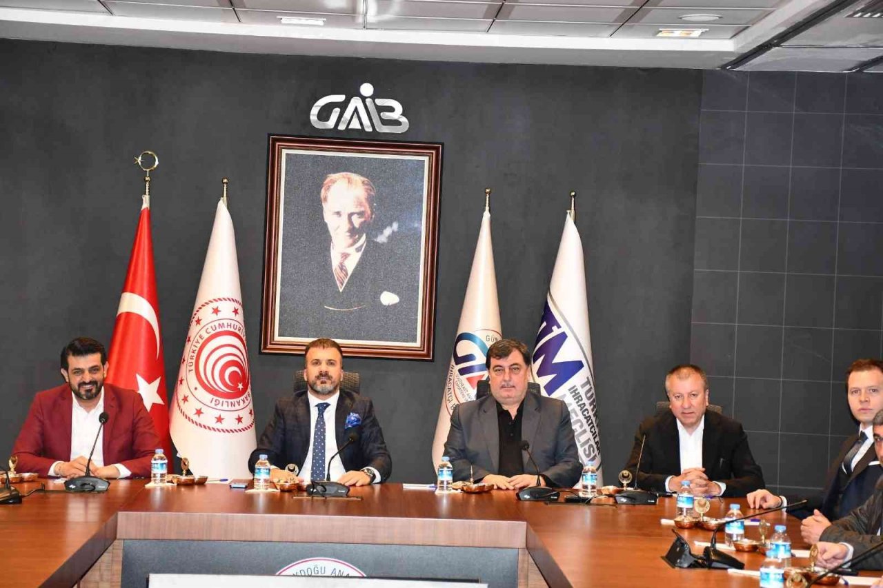 Kadooğlu uluslararası nakliyecileri dinledi