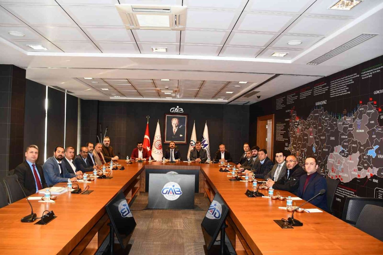 Kadooğlu uluslararası nakliyecileri dinledi