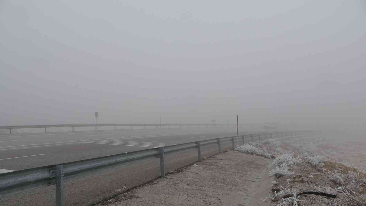 Malatya’da etkili olan sis görüş mesafesini 20 metreye kadar düşürdü