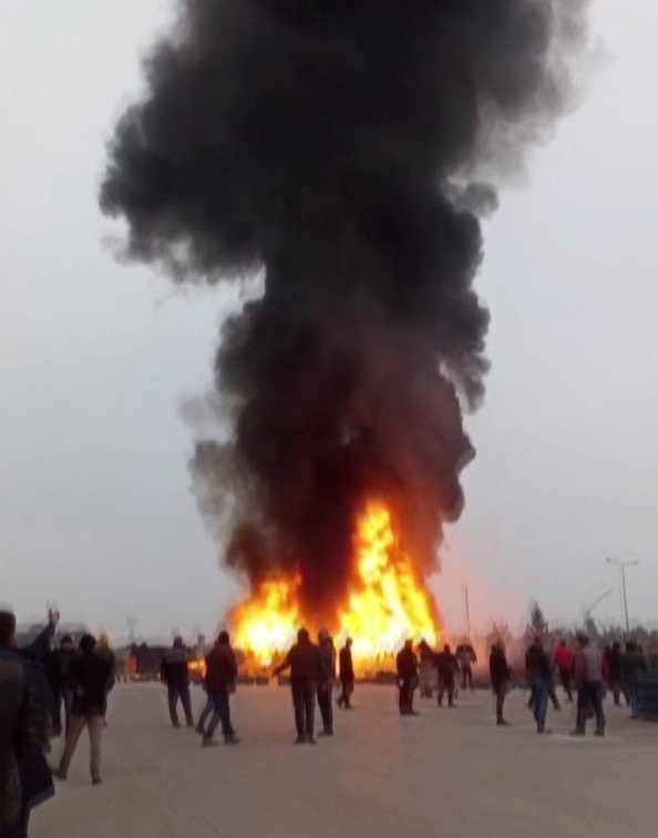 Sebze halindeki yangında alevler gökyüzünü kapladı