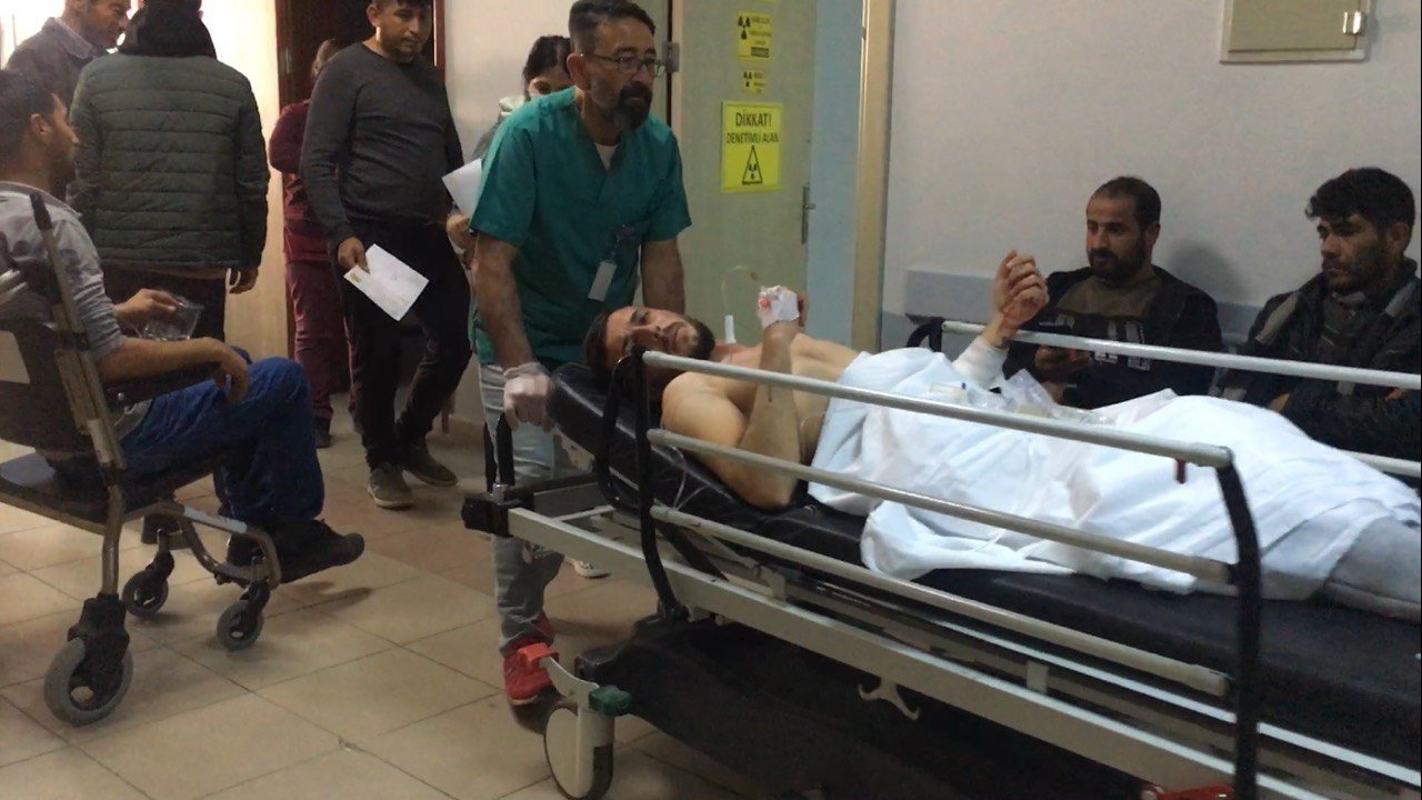 Adliye parkında silahlı kavga: 2 yaralı