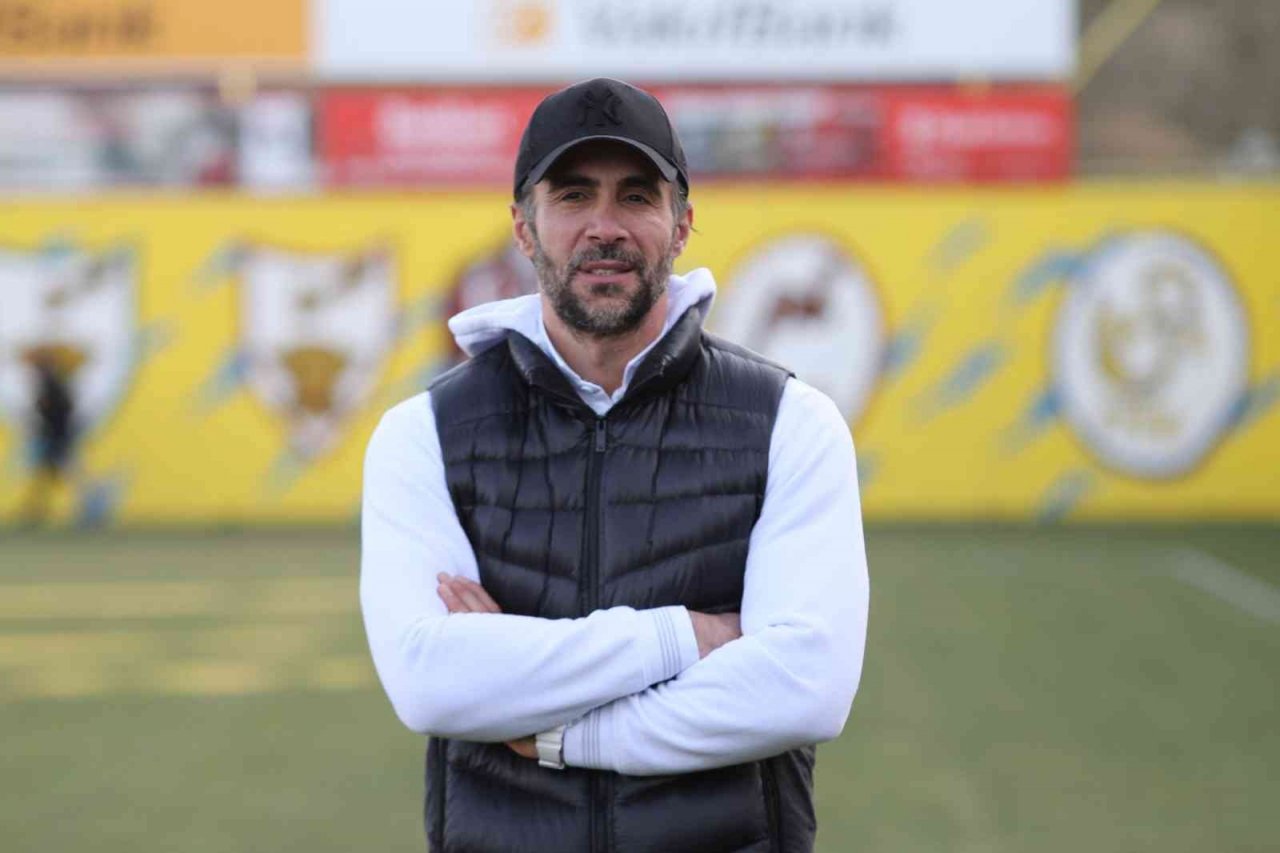 Ömer Erdoğan: “İnşallah taraftarlarımızın önünde güzel bir futbolla 3 puanı alan taraf oluruz”