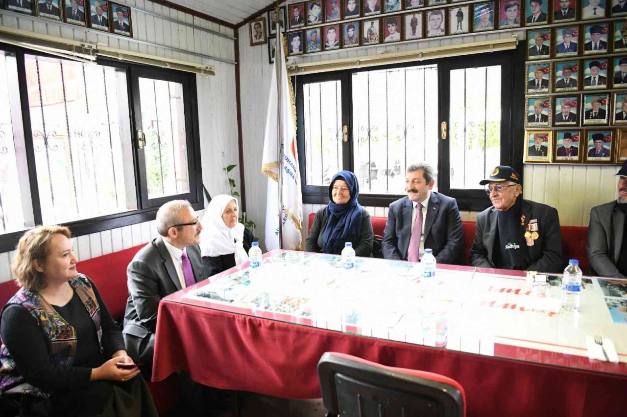 Vali Tavlı, Fethiye’de şehit aileleri ve gaziler ile bir araya geldi