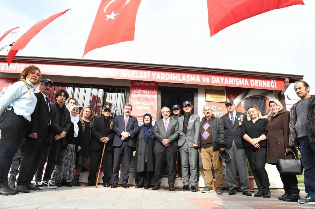 Vali Tavlı, Fethiye’de şehit aileleri ve gaziler ile bir araya geldi