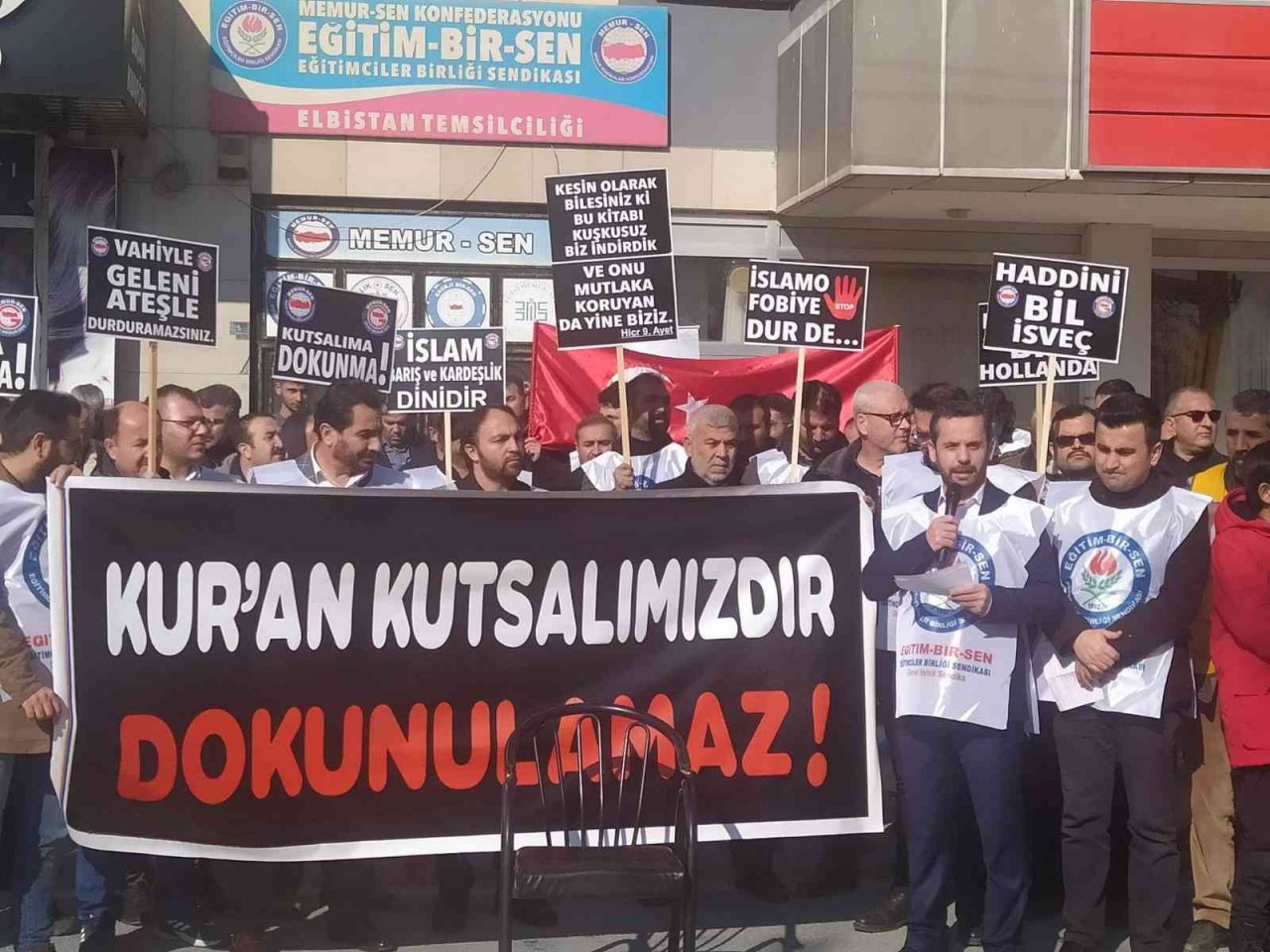 İsveç’te Kur’an-ı Kerim yakılmasına tepkiler sürüyor