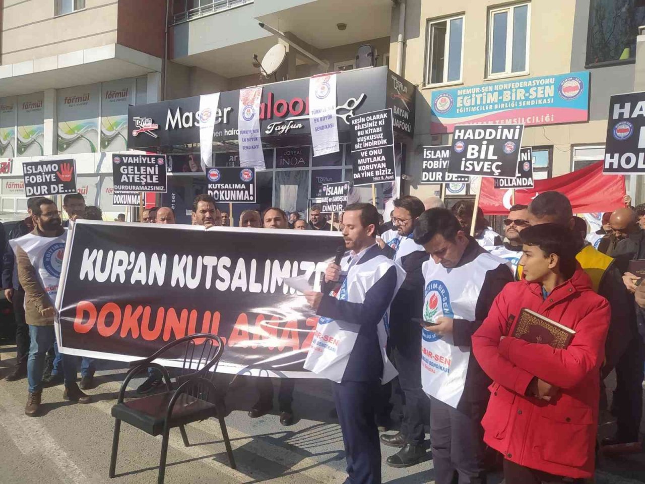İsveç’te Kur’an-ı Kerim yakılmasına tepkiler sürüyor