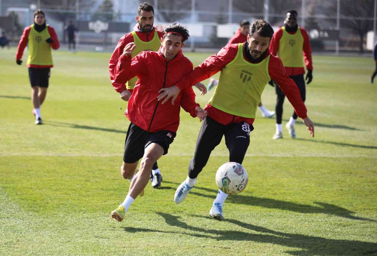 Sivasspor, Adana Demirspor maçına iddialı hazırlanıyor
