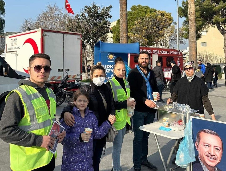 AK Parti Söke ‘Ak Nokta’ ile vatandaşlarla buluşmaya devam ediyor