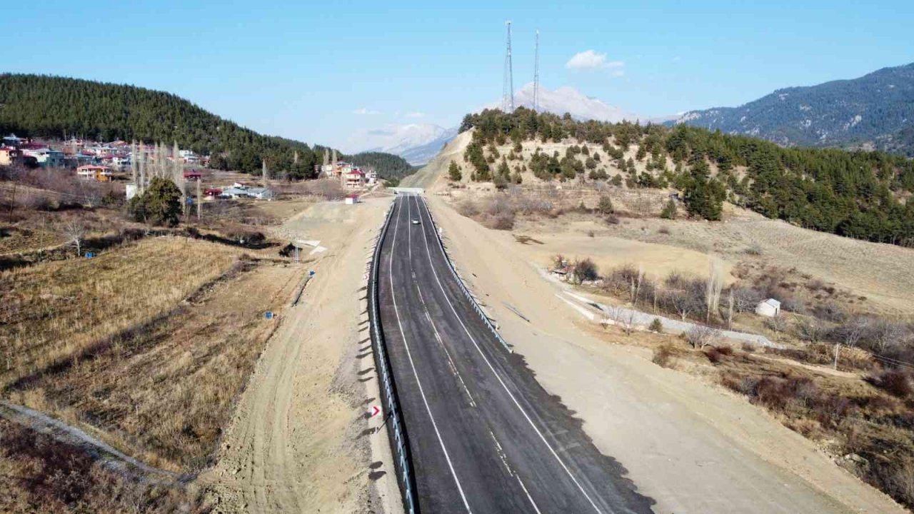 Pozantı-Çamardı karayolu ulaşıma açıldı