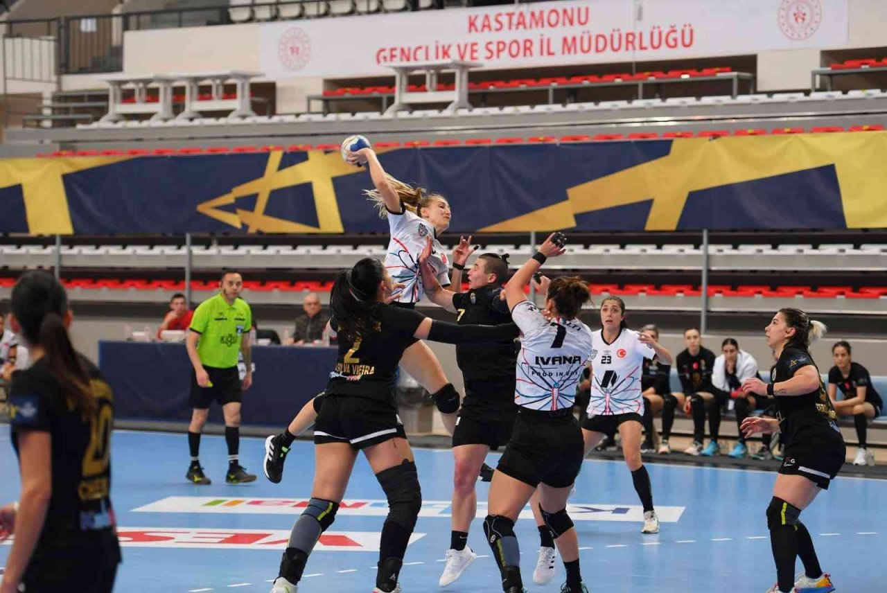 Konyaaltı Belediye SK, lideri elinden kaçırdı