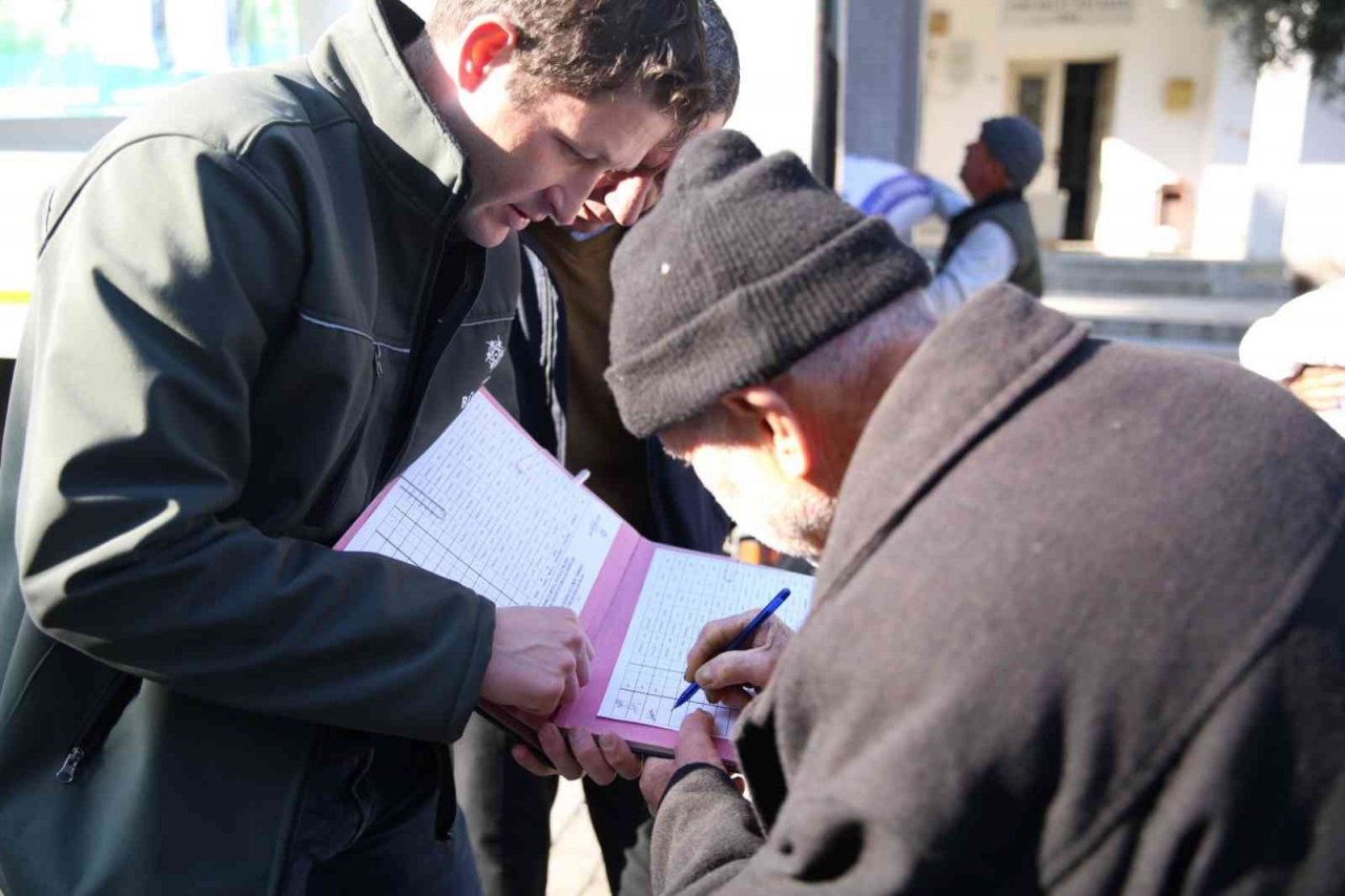 Aydın Büyükşehir Belediyesi’nden küçük aile işletmelerine yem desteği sürüyor
