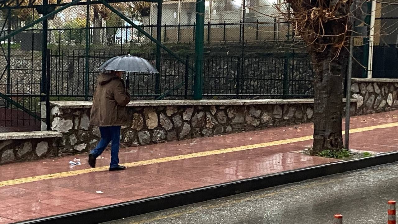 Aydın’da sağanak yağış etkili oluyor