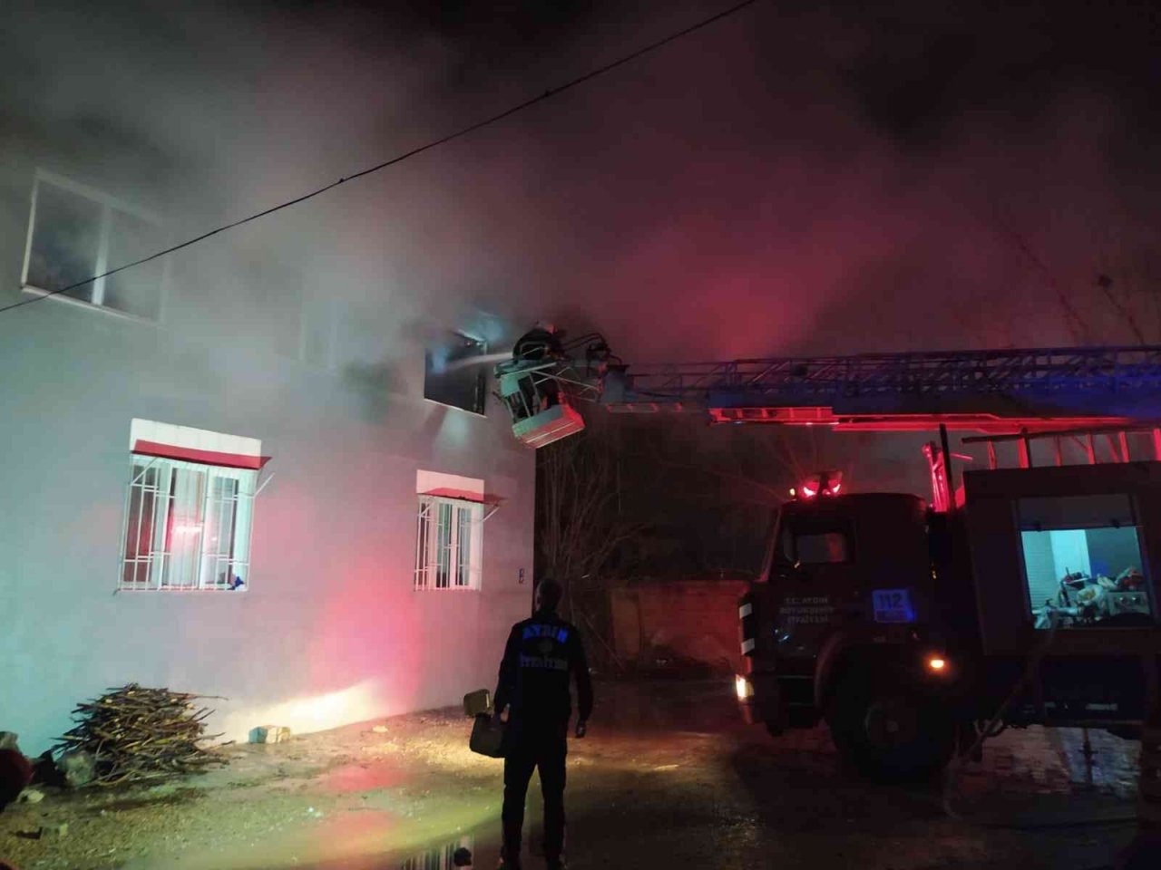 Aydın’da çıkan yangında bir ev kullanılamaz hale geldi