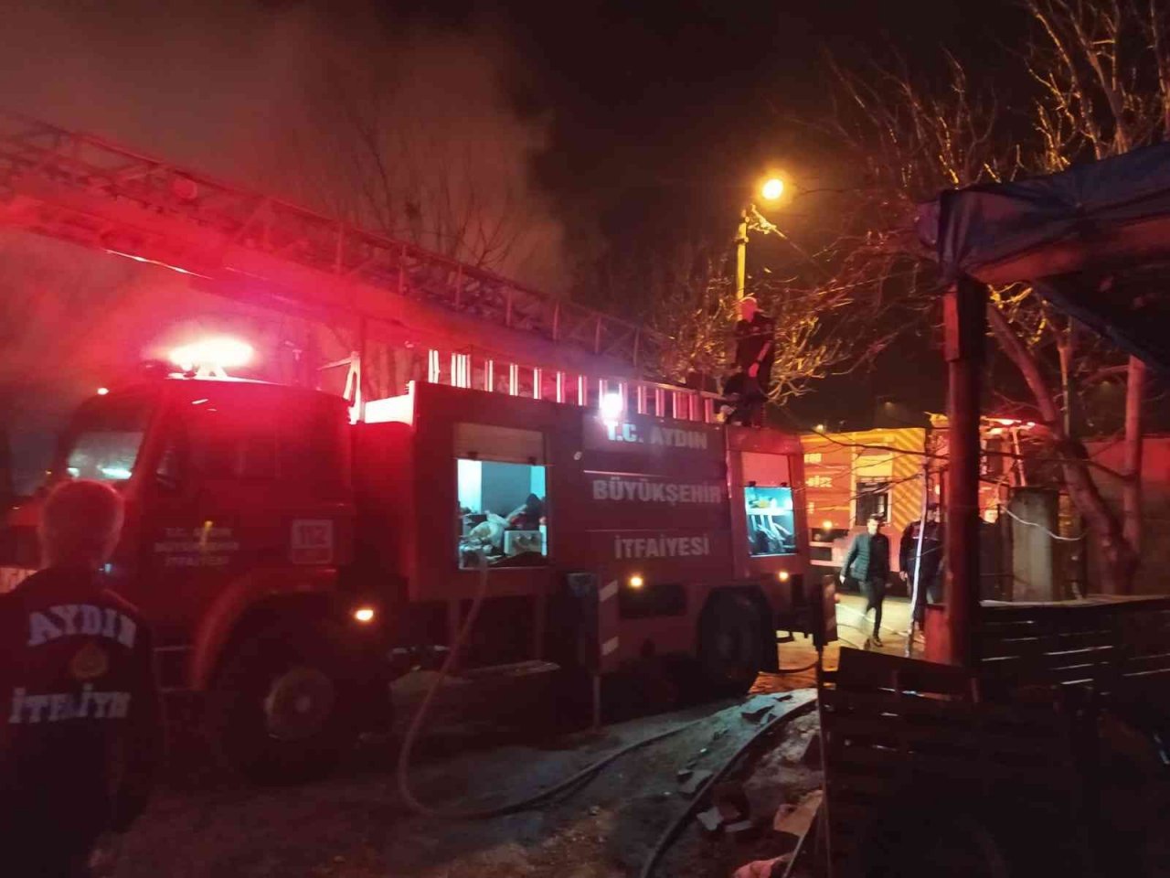 Aydın’da çıkan yangında bir ev kullanılamaz hale geldi