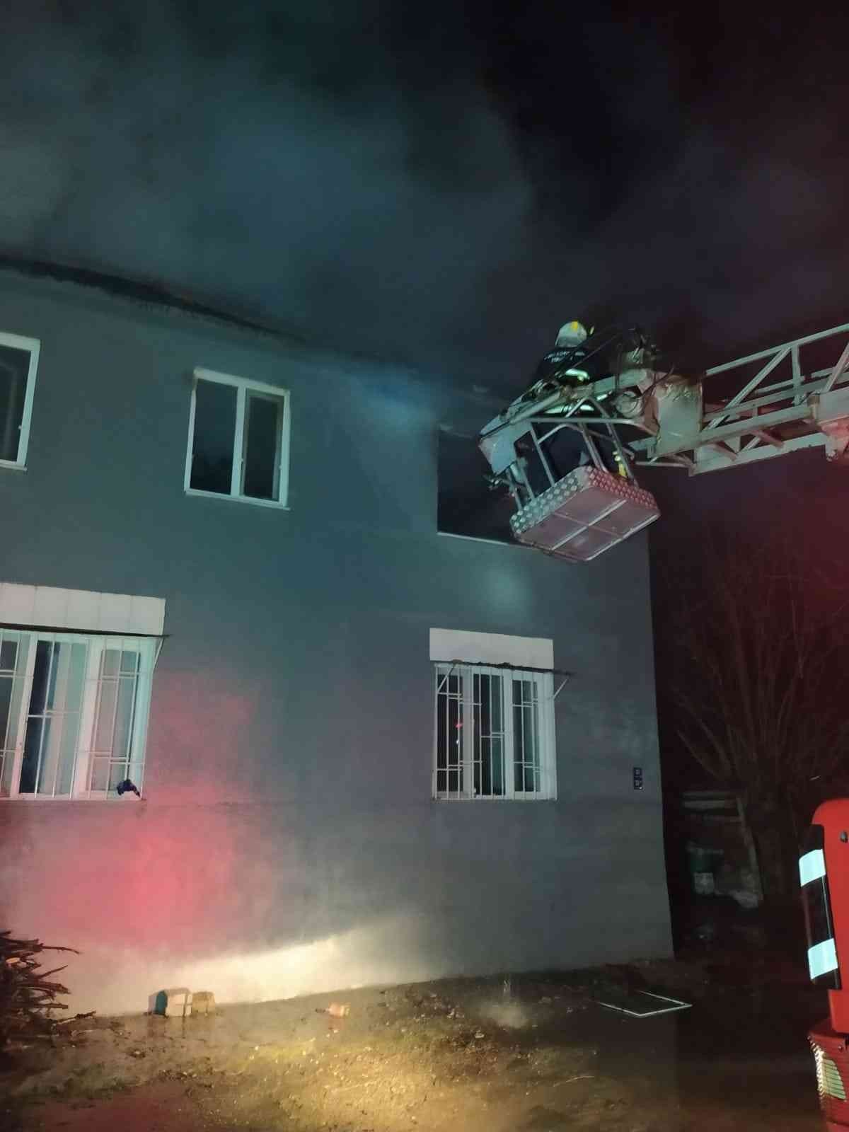 Aydın’da çıkan yangında bir ev kullanılamaz hale geldi