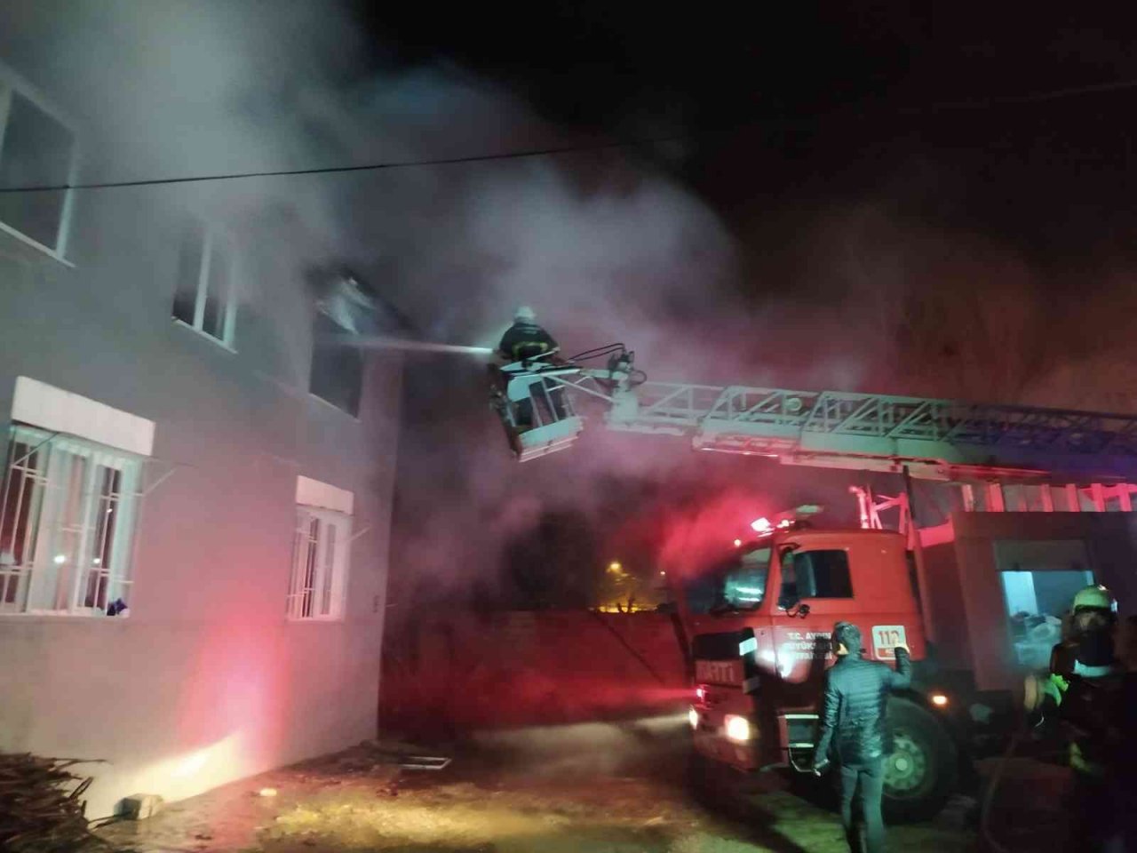 Aydın’da çıkan yangında bir ev kullanılamaz hale geldi