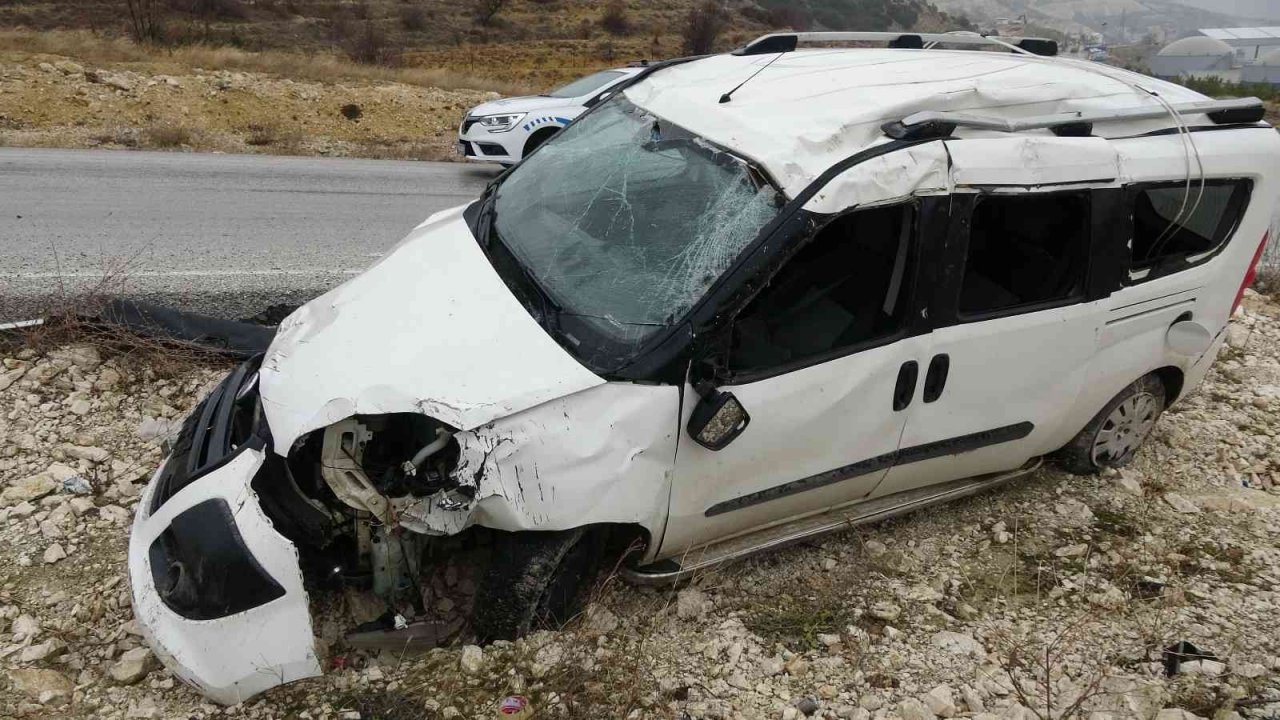 Burdur’da refüje çıkıp takla atan aracın sürücüsü hayatını kaybetti