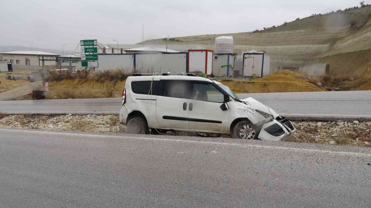 Burdur’da refüje çıkıp takla atan aracın sürücüsü hayatını kaybetti
