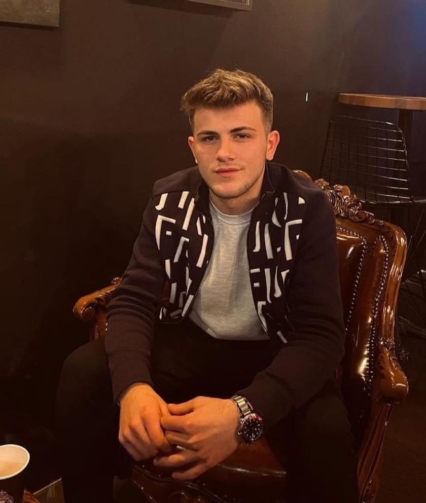 Site duvarına çarpan otomobilin 19 yaşındaki sürücüsünden acı haber