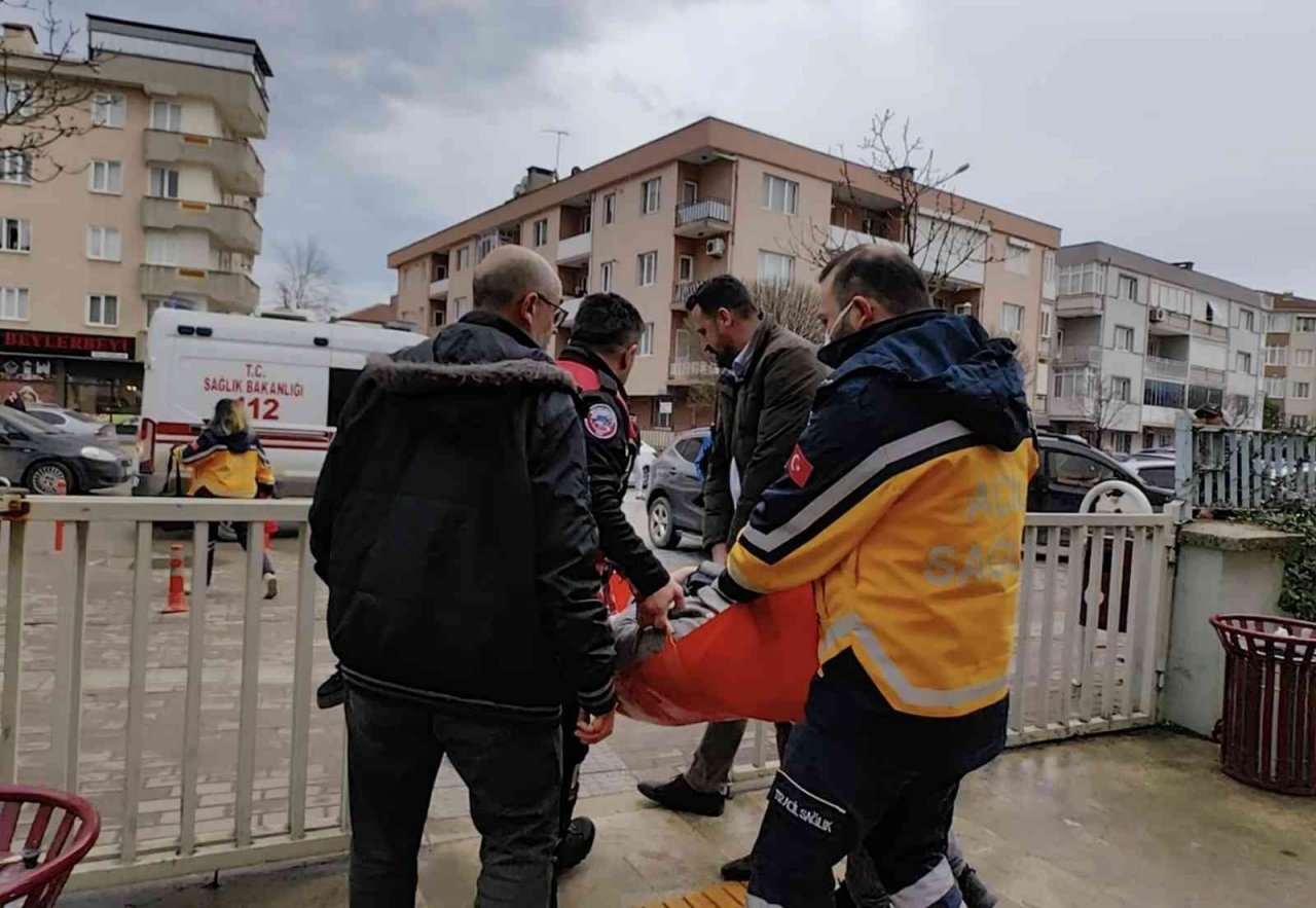 Boşanma aşamasındaki öfkeli koca avukat çifte kurşun yağdırdı