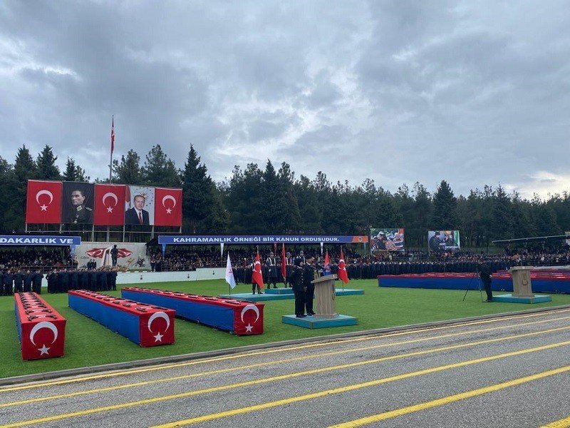 Vali İlhami Aktaş, 2002-4 Tertip 2’inci Grup Erlerin Ant İçme törenine katıldı