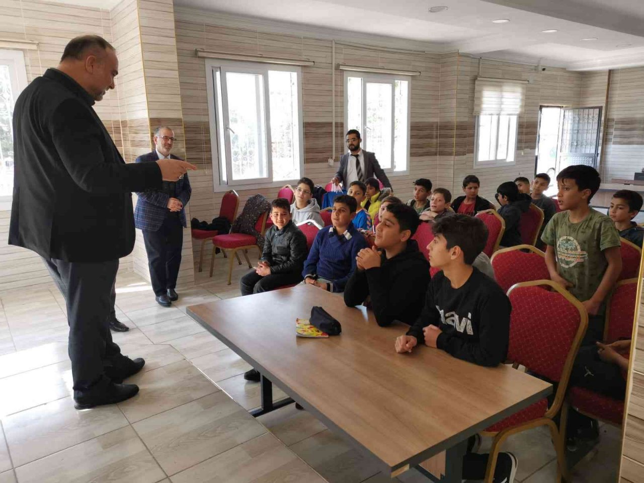 Adana’da "Gençliğe Değer Ara Dönem Kampı" projesi