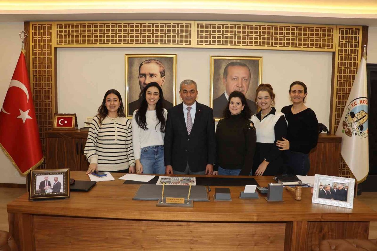 Başkan Kaplan sözleşmeli personelin kadro sevincine ortak oldu