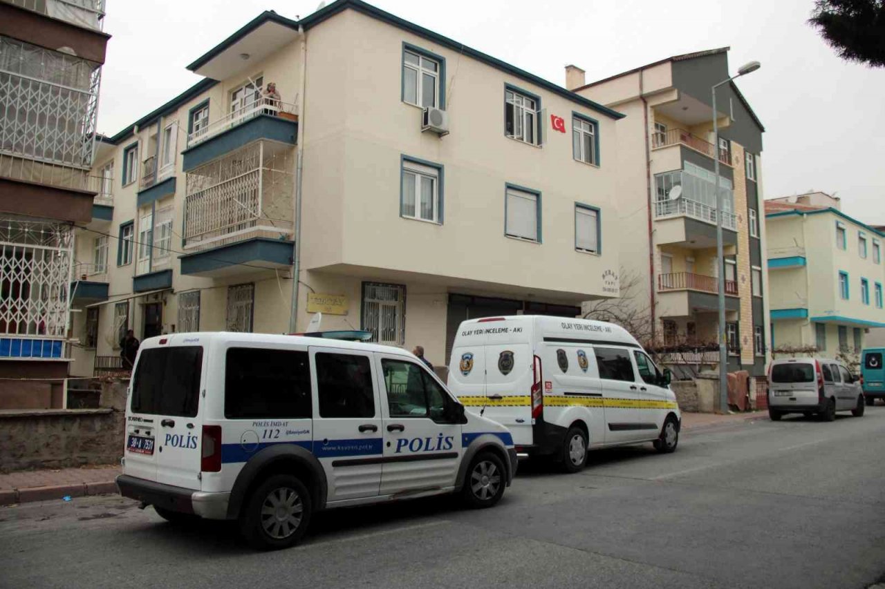 İlaç almak için çıktığı evine giremedi