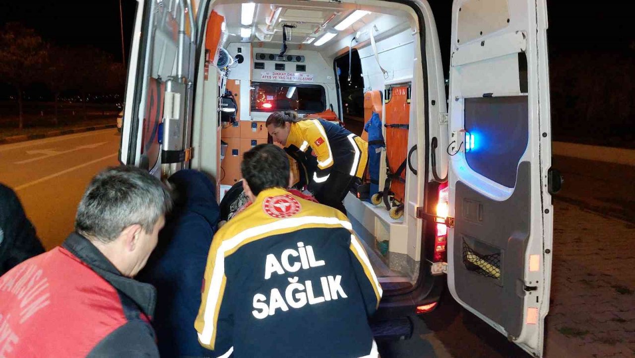 Samanlıklarına giren hırsız için köylerine giden aile kaza yaptı: 1 ölü, 2 yaralı