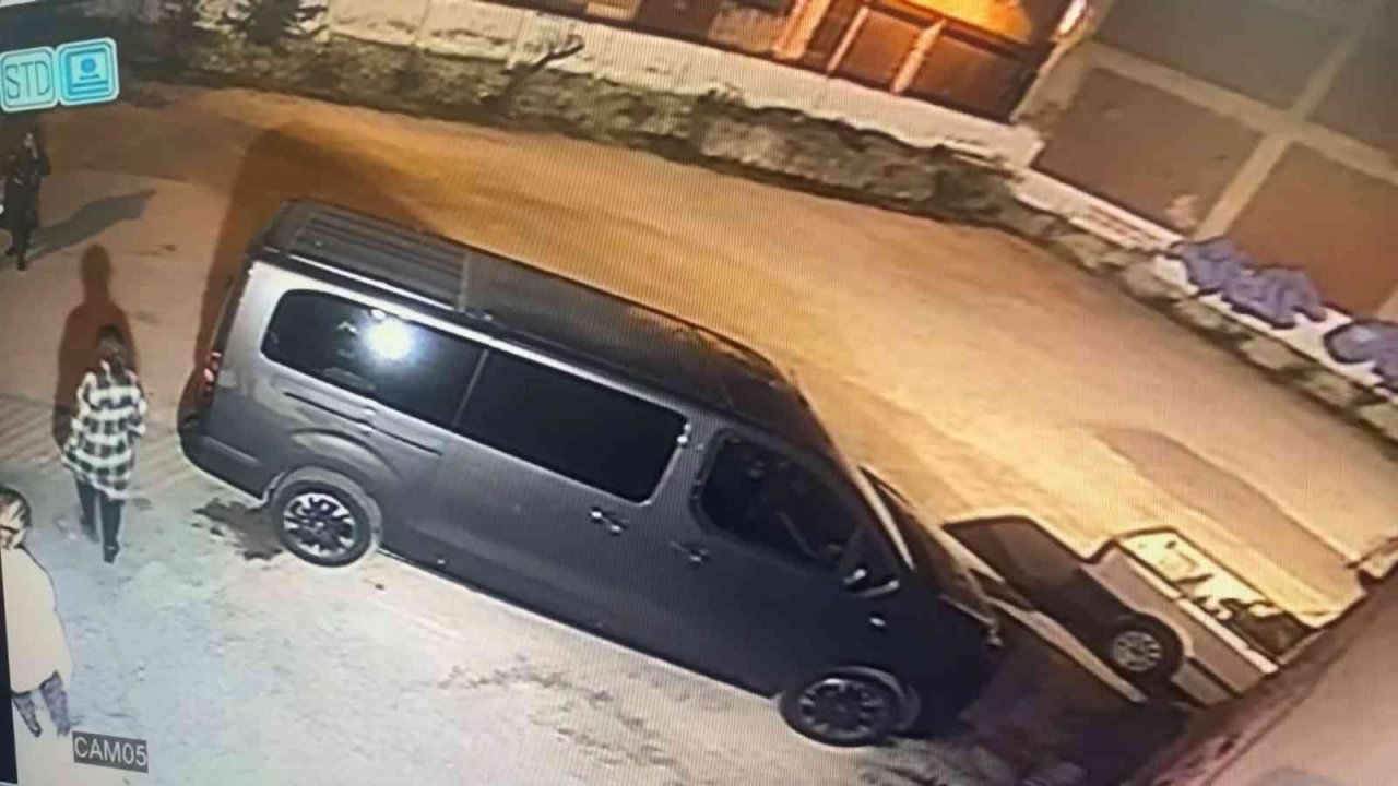 Kılık değiştiren kadın yankesicilik çetesi